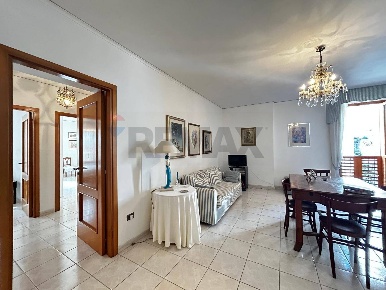 Foto Appartamento in Via Zara 3, Vieste Centro di 91 m² con 3 locali