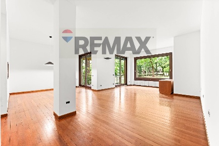 Foto Appartamento in Via Degli Alerami 31, Milano San Siro di 225 m²