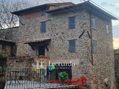 Foto Casa indipendente in via sandro pertini, Camaiore Camaiore Paese