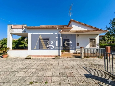 Foto Casa indipendente in via giacomo matteotti, Nereto Centro di 265 m²