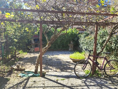 Foto Villa a schiera in Via Alessandro Volta 20, Pero Centro di 137 m²