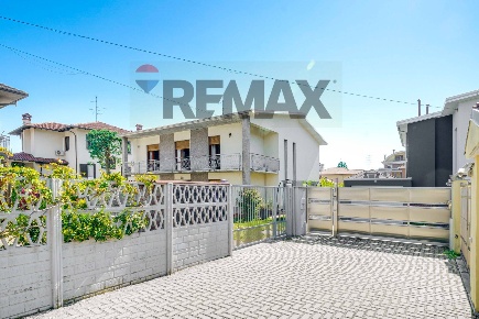 Foto Villa unifamiliare in VIA FORLANINI 18 BIS, Busto Arsizio Ospedale