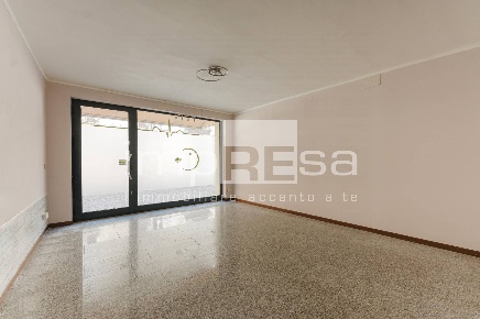 Foto Locale commerciale in Via Garibaldi, Conegliano Centro di 25 m²