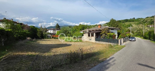 Foto Terreno residenziale in VIA LATTERIA, Tarcento Centro di 660 m²