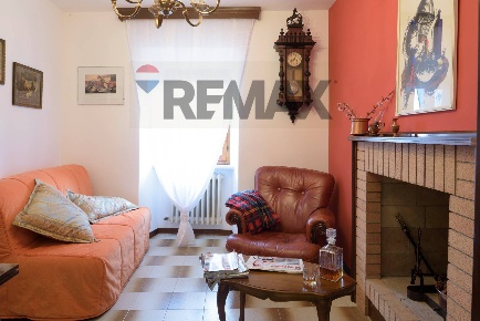 Foto Casa indipendente a Ripe San Ginesio di 160 m² con 6 locali in vendita