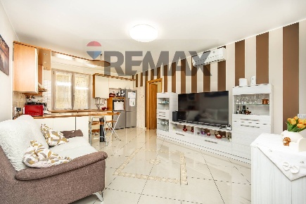 Foto Appartamento in Via Luigi Besana 20, Cavenago di Brianza di 80 m²