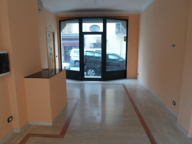 Foto Locale commerciale in Via San Martino, San Benedetto del Tronto Centro