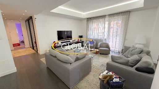 Foto Appartamento a Ancona Adriatico di 230 m² con 7 locali in vendita
