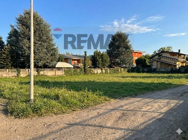Foto Terreno residenziale in via Tiepolo, Magnago Centro di 710 m²