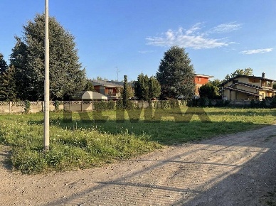 Foto Terreno residenziale in via Tiepolo, Magnago Centro di 710 m²