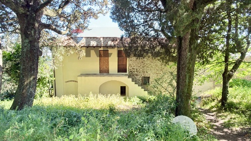 Foto Rustico in Via le Croci 40, Vinci di 130 m² con 6 locali in vendita