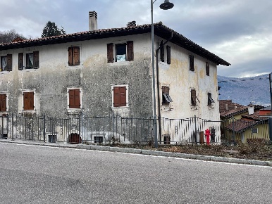 Foto Appartamento in Via Zorzi 4, Stenico Centro di 182 m² con 7 locali