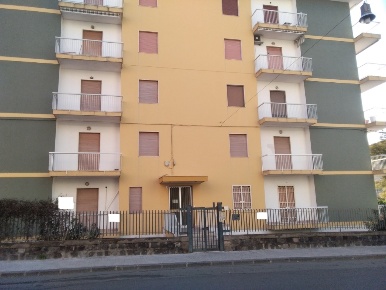 Foto Appartamento in Via Giovanni Pascoli, Acireale di 100 m² in vendita