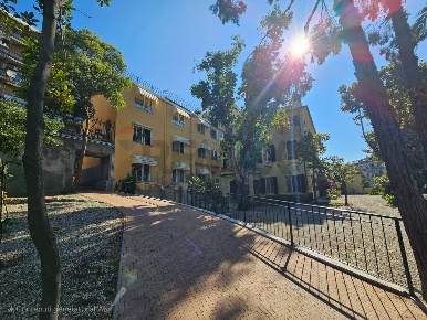 Foto Appartamento in Via Sant'alberto 5, Genova Sestri Ponente di 213 m²