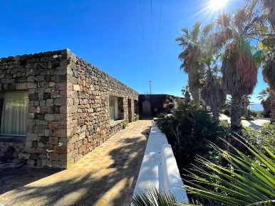 Foto Locale commerciale in Contrada Roncone Salerno, Pantelleria di 374 m²
