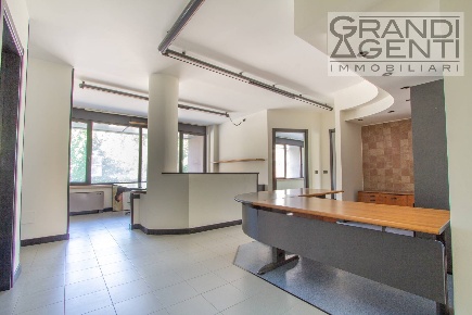Foto Ufficio in Via Adriano Cristofoli 40, Verona Stadio di 590 m²
