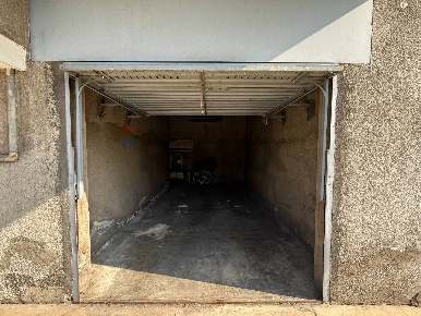 Foto Posti auto in via Col di Lana 39, Monza San Biagio di 18 m² in vendita