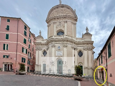 Foto Negozio in Piazza San Giovanni, Imperia Oneglia di 36 m² con 1 locali