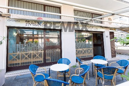 Foto Bar in Via San Carlo Borromeo 117, Rho San Carlo - San Paolo di 87 m²