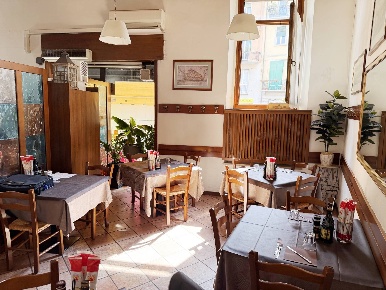 Foto Attività commerciale a Verona Centro Storico di 90 m² con 2 locali