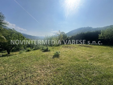 Foto Terreno edificabile in via Giusti, Laveno-Mombello Laveno di 950 m²