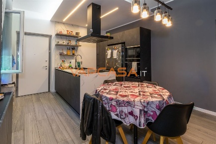 Foto Appartamento in VIA RAFFAELLO, Urgnano Centro di 187 m² con 5 locali