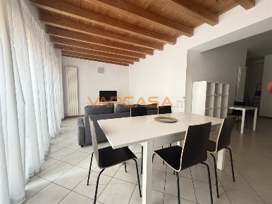 Foto Appartamento in VIA BRAMBILLA, Romano di Lombardia Centro di 70 m²