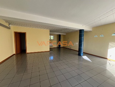 Foto Ufficio in VIA DANTE ALIGHIERI, Romano di Lombardia Centro di 65 m²