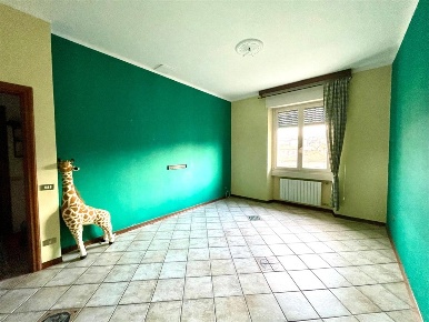 Foto Appartamento in Via Italo  Cremona, Gazzada Schianno Centro di 110 m²