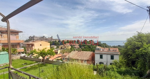 Foto Appartamento in Via Trieste, Bracciano Centro di 130 m² con 3 locali