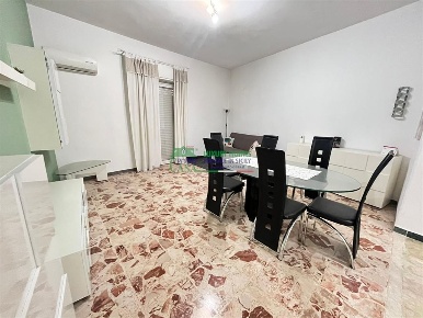 Foto Appartamento in Via XXIV Maggio, Comiso Centro di 100 m² con 4 locali