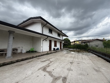 Foto Appartamento in VIA CAVOUR, Bolgare Centro di 150 m² con 3 locali