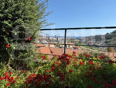 Foto Appartamento in Via Salita Castelli snc, Imperia Castelvecchio