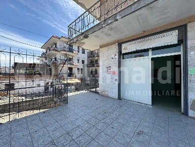 Foto Ufficio in Corso ITALIA 379/E, Quarto di 100 m² con 4 locali