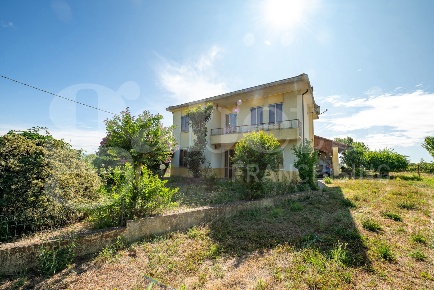 Foto Casa indipendente in Via Grazia Deledda 24, Tribano Centro di 170 m²