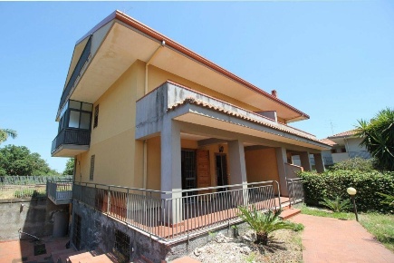 Foto Villa unifamiliare in via torretta 88, Acireale di 283 m² in vendita
