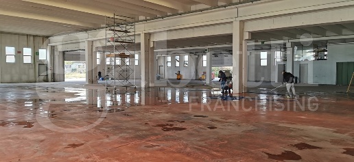 Foto Capannone industriale a Colceresa Mure di 2000 m² con 4 locali