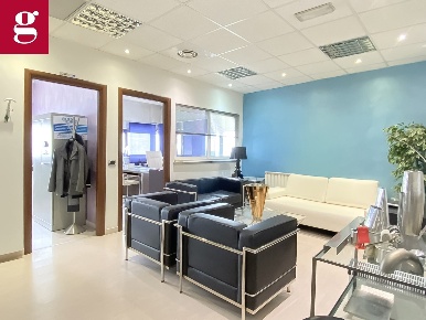 Foto Ufficio in Via Fermi 28, Settimo Milanese Centro di 115 m² in vendita
