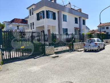 Foto Villa a schiera in Via Ripuaria 00, Giugliano in Campania Varcaturo