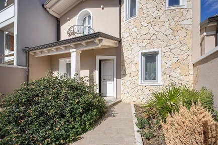Foto Villa a schiera a Sinnai Centro di 110 m² con 4 locali in vendita