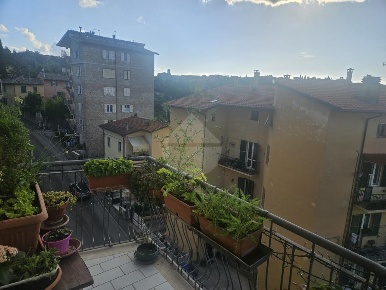 Foto Appartamento in via eugubina, Perugia di 130 m² con 5 locali