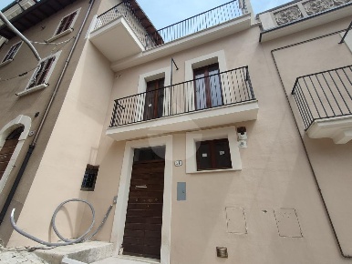 Foto Appartamento in CRISPOMONTI, L'Aquila Villa Comunale di 60 m²