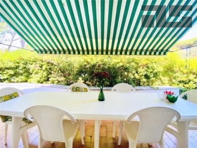 Foto Villa unifamiliare in VIA GIOTTO, Camaiore Lido di Camaiore di 140 m²