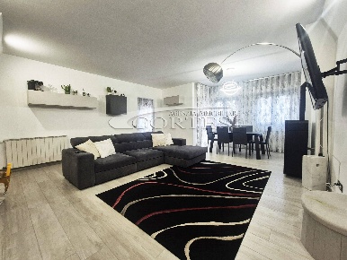 Foto Appartamento in Viale Giuseppe Parini, Città di Castello di 120 m²