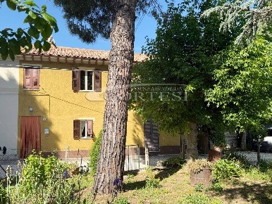 Foto Casa indipendente a Mondavio di 110 m² con 4 locali in vendita