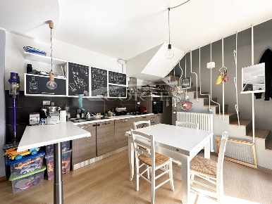 Foto Appartamento a Città di Castello di 140 m² con 8 locali in vendita