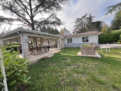 Foto Villa unifamiliare in Corso Ara di Giove 382, Pedara Nicolosi Pedara