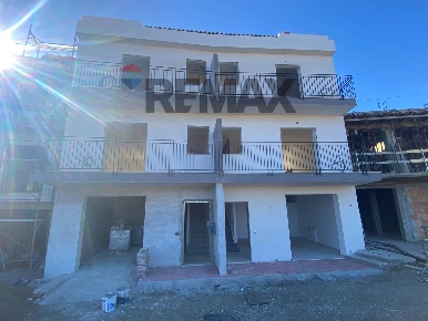 Foto Case semi ndipendenti in Via Maria Teresa D'Austria 23, di 210 m²