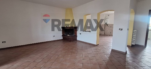 Foto Appartamento in Contrada Mozzoni 12, Treglio di 135 m² con 4 locali