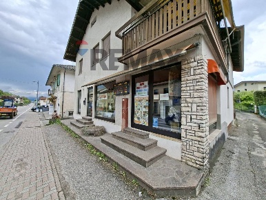 Foto Negozio in Via Tempietto 44, Borgo Valbelluna Mel di 115 m² in vendita